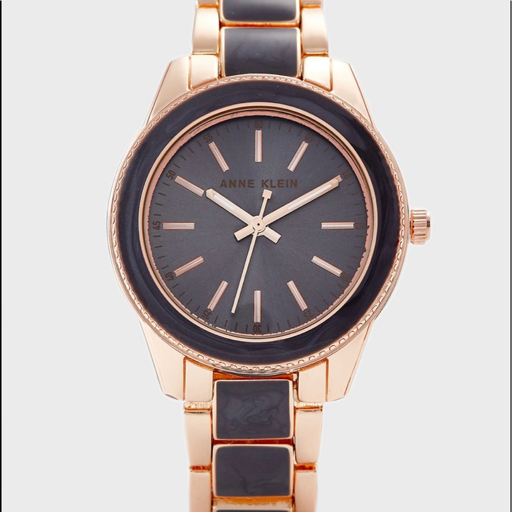 ANNE KLEIN